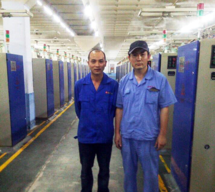 星欧员工与客户合影