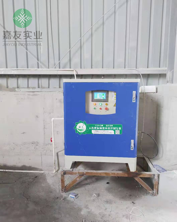 旋转雾桩降尘系统碎石料堆案降尘例图